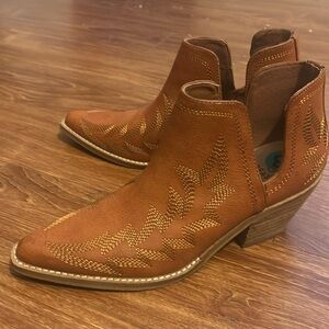 Brand new, never worn ankle boots; Tan, size 8 women’s boots